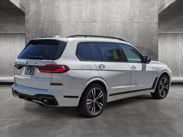 2025 BMW X7 M60i