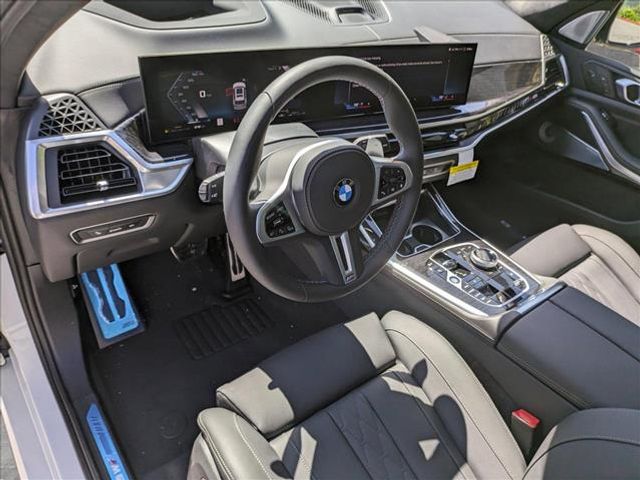 2025 BMW X7 M60i