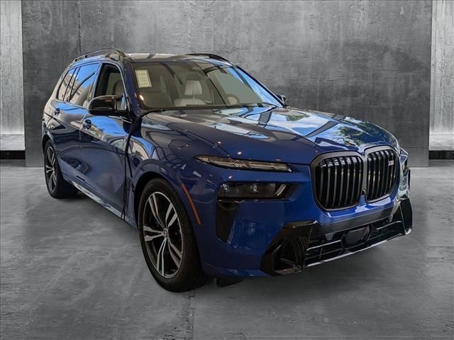 2025 BMW X7 M60i