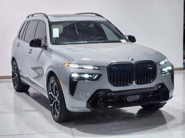 2025 BMW X7 M60i