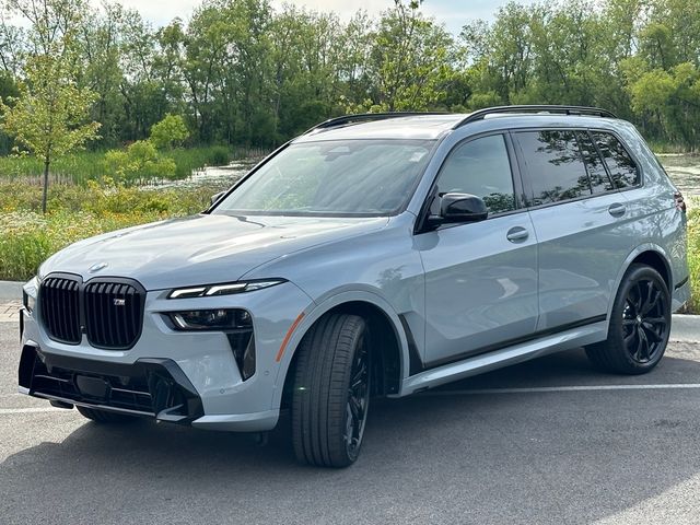 2025 BMW X7 M60i