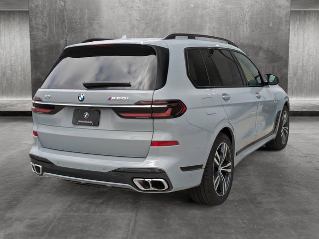 2025 BMW X7 M60i