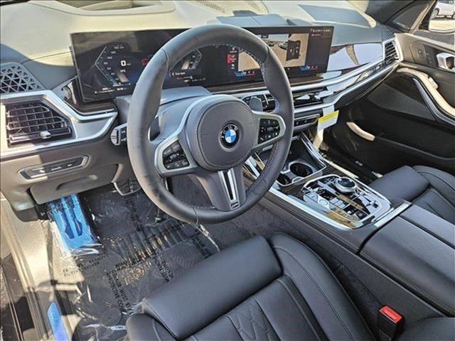 2025 BMW X7 M60i