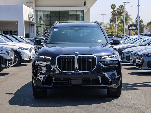 2025 BMW X7 M60i