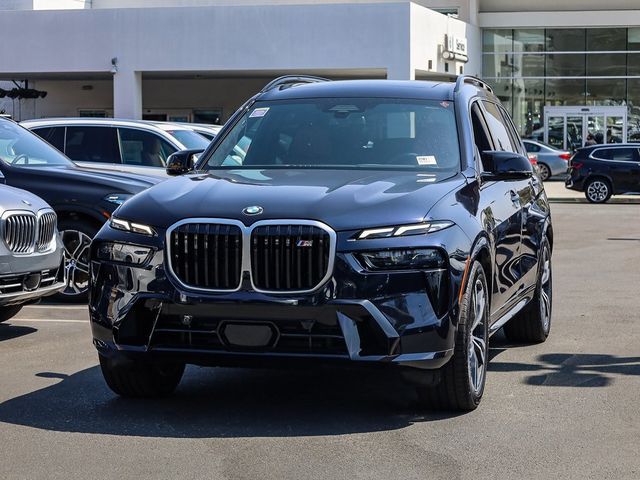 2025 BMW X7 M60i