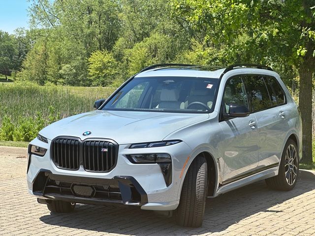 2025 BMW X7 M60i