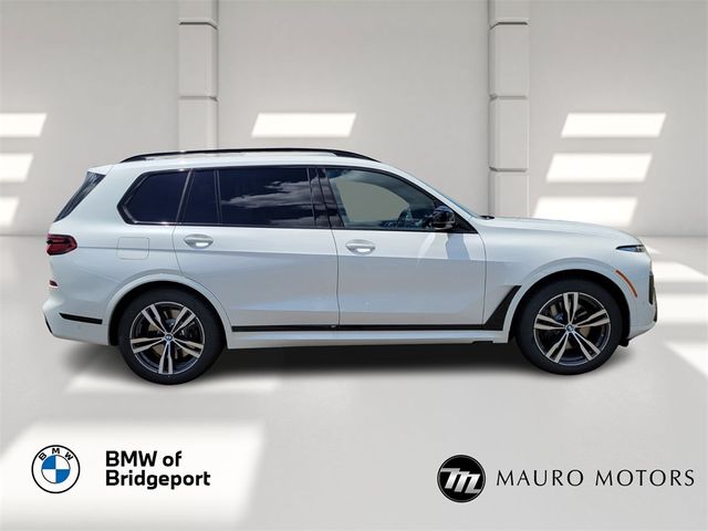 2025 BMW X7 M60i