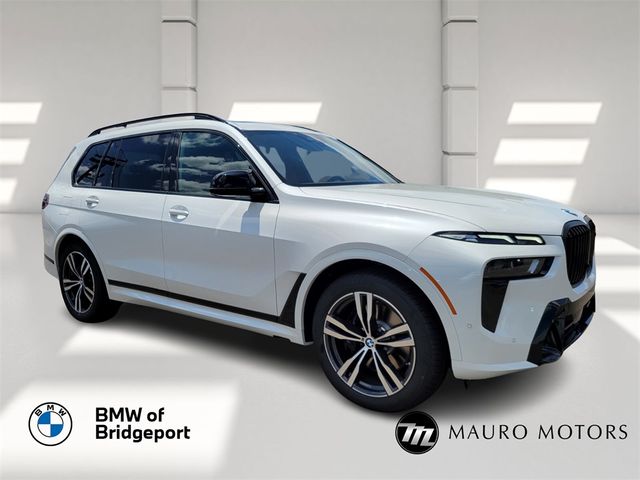 2025 BMW X7 M60i