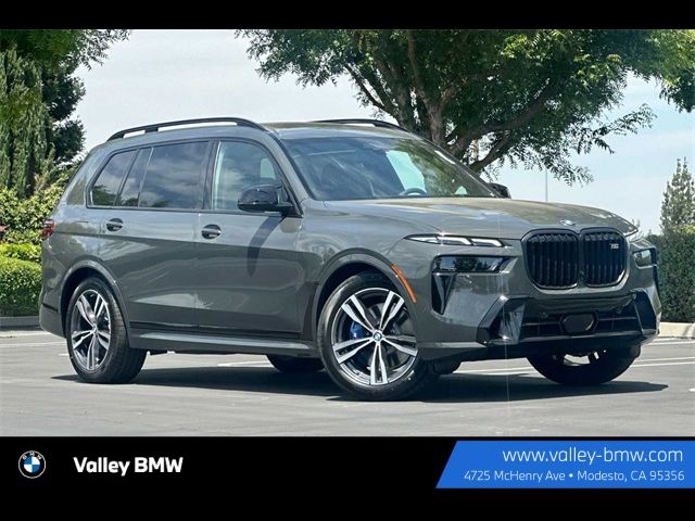 2025 BMW X7 M60i