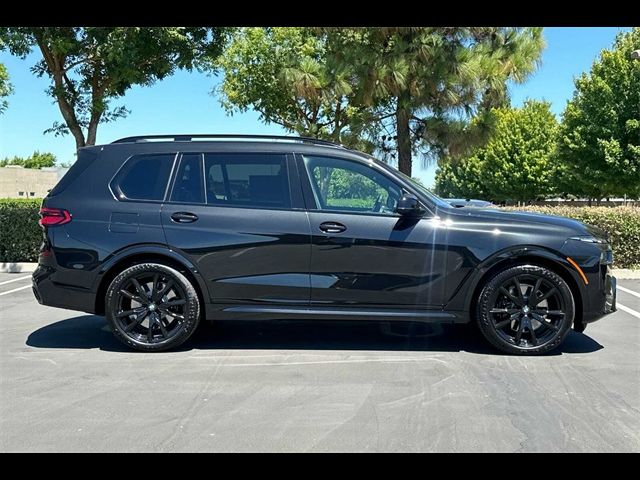 2025 BMW X7 M60i