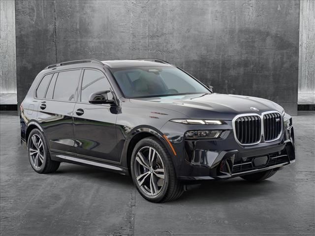 2025 BMW X7 M60i