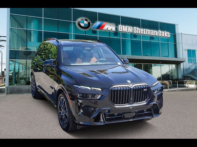 2025 BMW X7 M60i