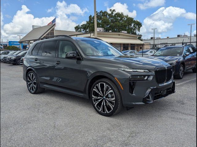 2025 BMW X7 M60i