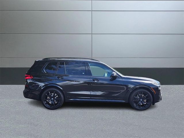 2025 BMW X7 M60i