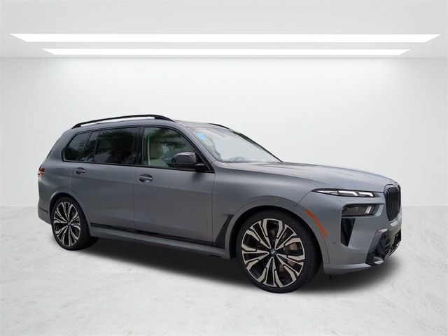 2025 BMW X7 M60i