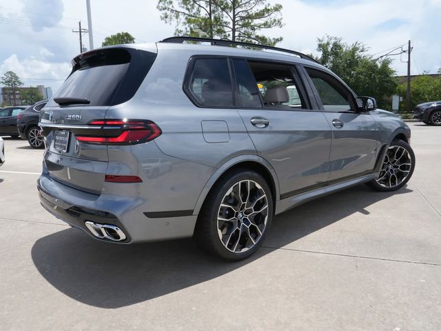 2025 BMW X7 M60i