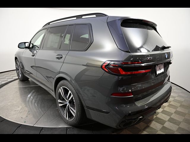 2025 BMW X7 M60i