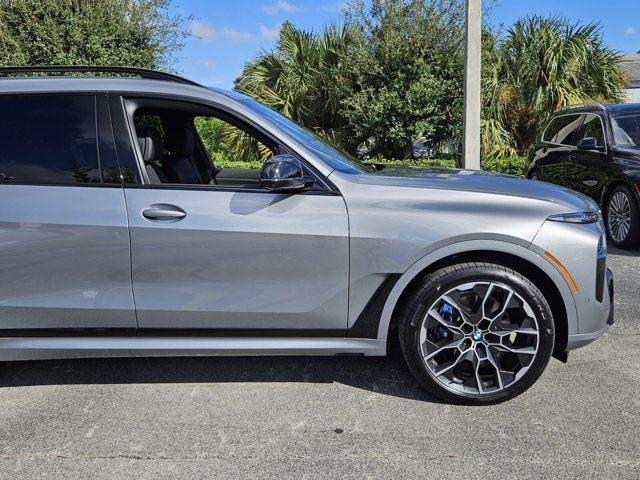 2025 BMW X7 M60i