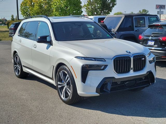 2025 BMW X7 M60i