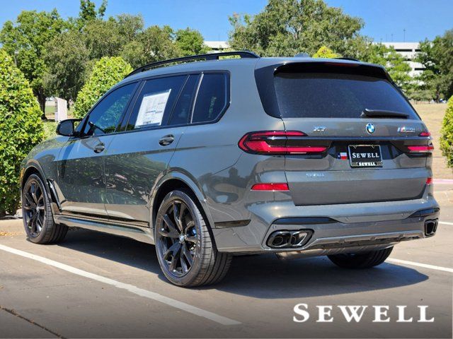 2025 BMW X7 M60i