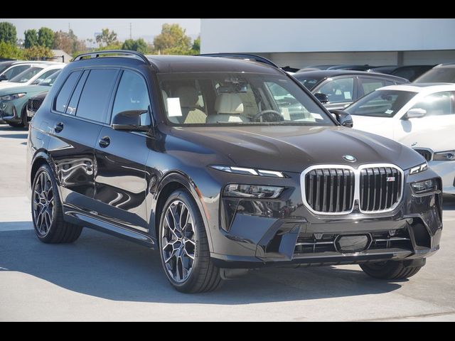 2025 BMW X7 M60i