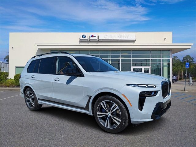 2025 BMW X7 M60i