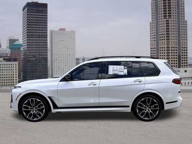 2025 BMW X7 M60i