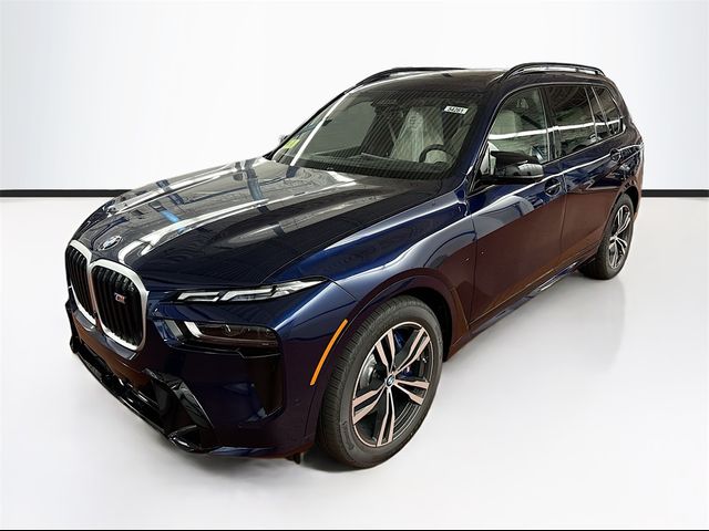 2025 BMW X7 M60i