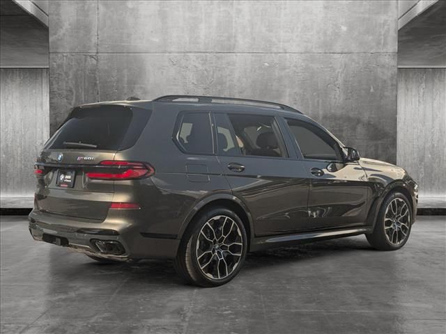 2025 BMW X7 M60i