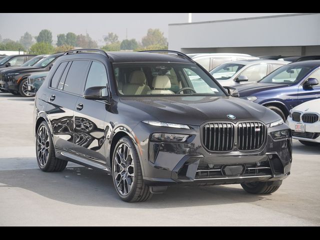 2025 BMW X7 M60i