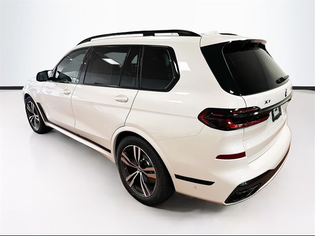 2025 BMW X7 M60i