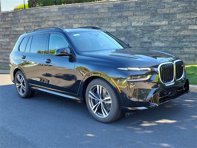 2025 BMW X7 M60i