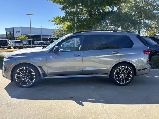 2025 BMW X7 M60i