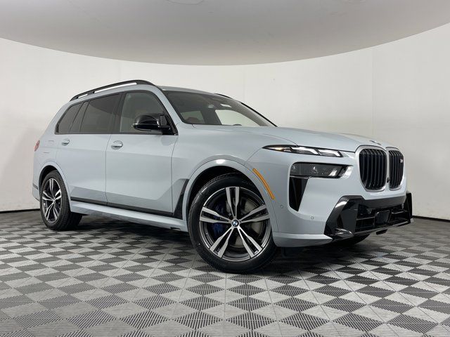 2025 BMW X7 M60i