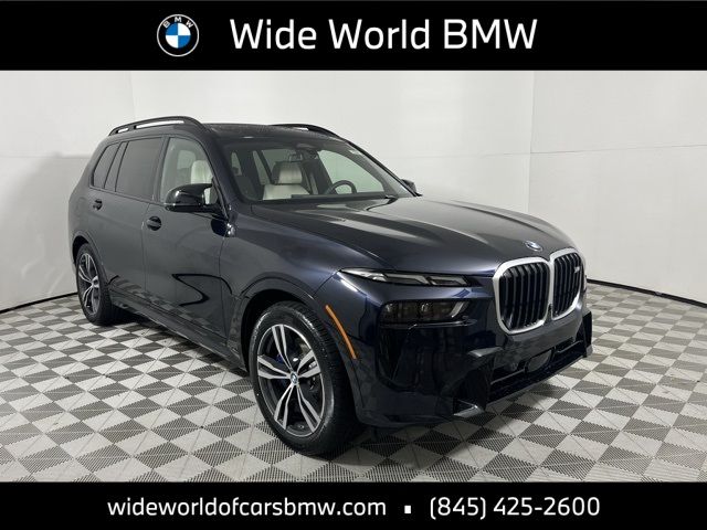 2025 BMW X7 M60i