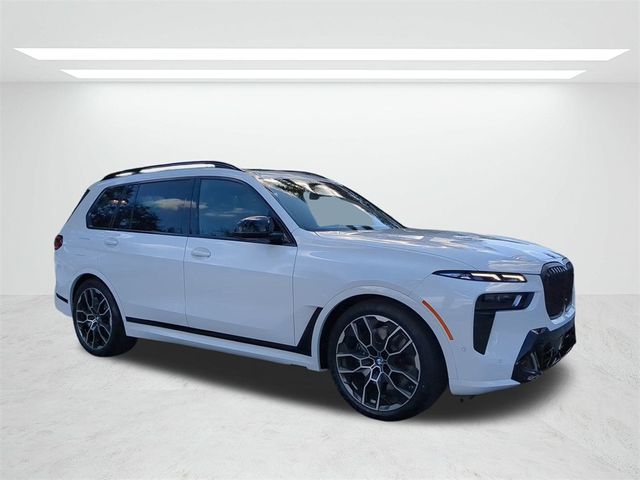 2025 BMW X7 M60i