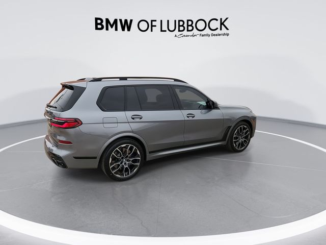 2025 BMW X7 M60i