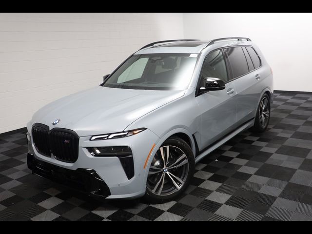 2025 BMW X7 M60i