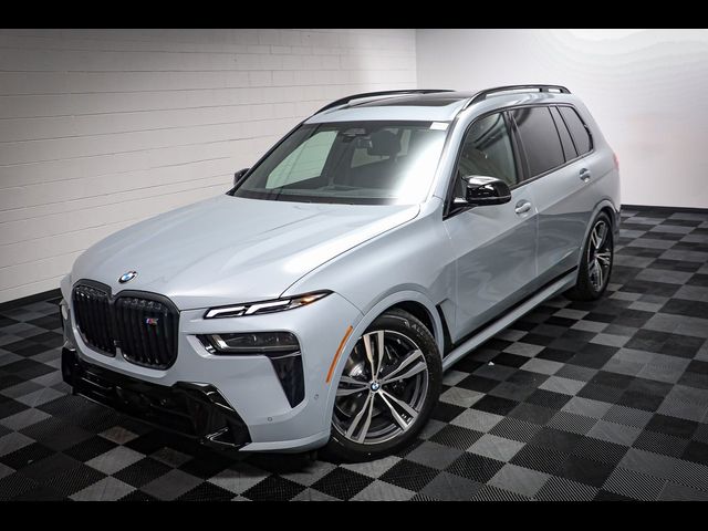 2025 BMW X7 M60i