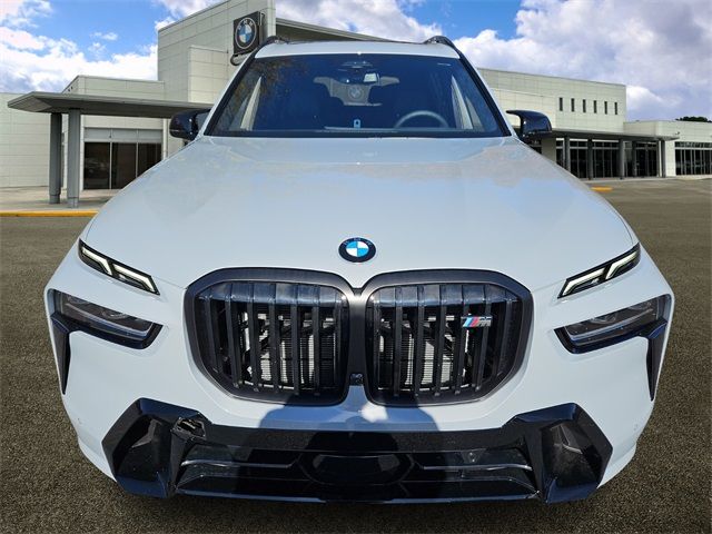 2025 BMW X7 M60i