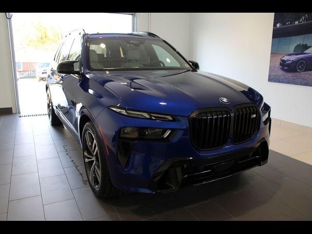 2025 BMW X7 M60i