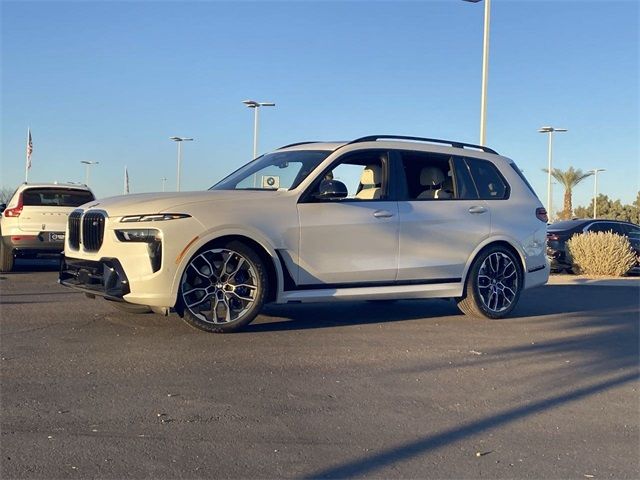 2025 BMW X7 M60i