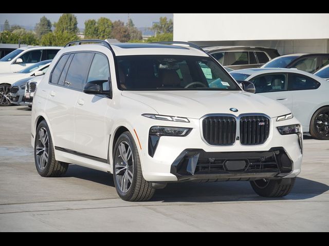 2025 BMW X7 M60i