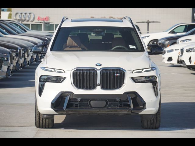 2025 BMW X7 M60i