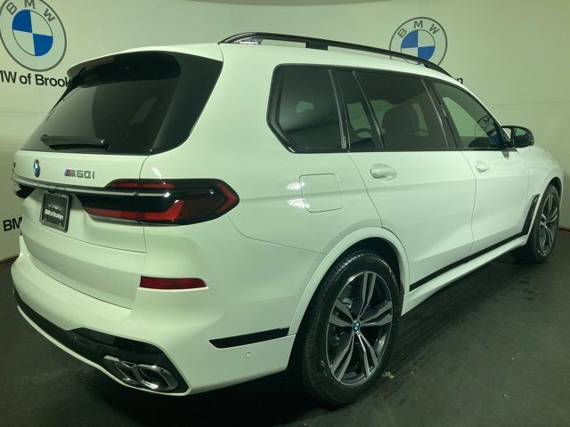 2025 BMW X7 M60i