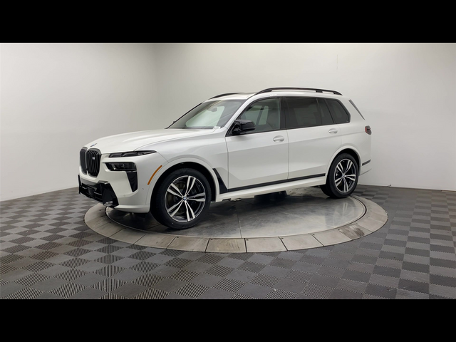 2025 BMW X7 M60i