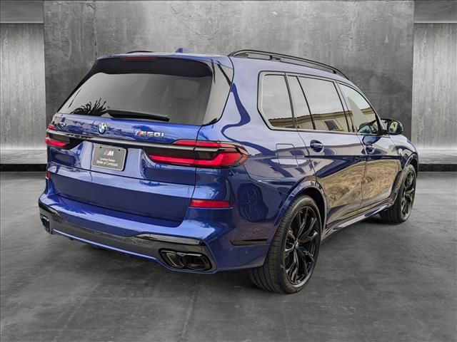 2025 BMW X7 M60i