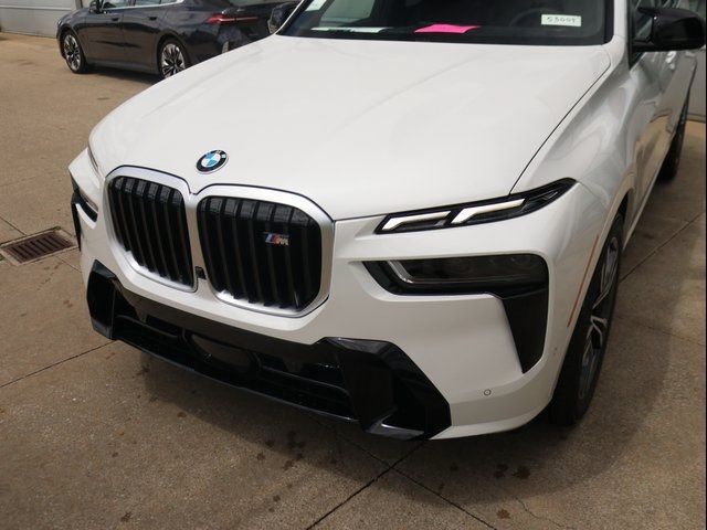 2025 BMW X7 M60i