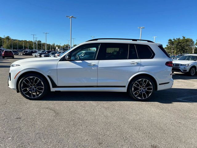 2025 BMW X7 M60i