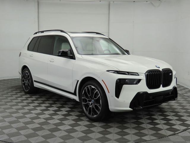 2025 BMW X7 M60i